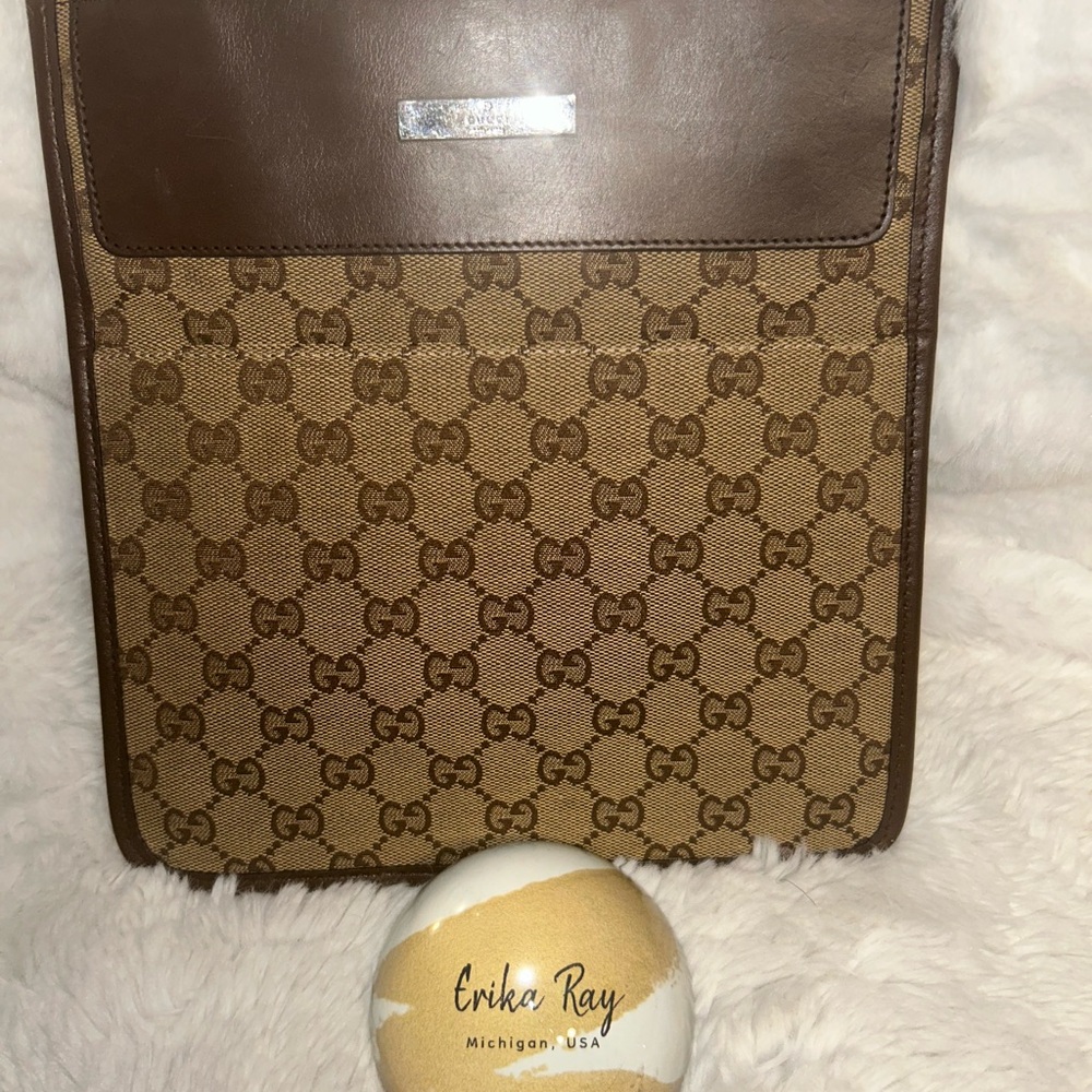 Gucci GG Canvas Messenger Bag - Picture 3 of 15
